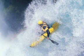 爱游戏登录-德布劳内天神下凡，曼城客场3-0力擒巴黎，实力碾压还是争议判罚？